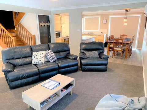 Petersdorf 2 - Jindabyne Townhouse - Sunshine Coast Tourism 1