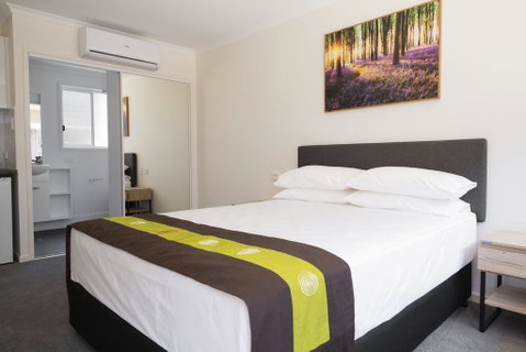 Petrie Mill Motel - Sunshine Coast Tourism 0