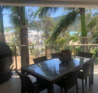 Phil's Place on Airlie - Sunshine Coast Tourism