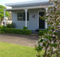 Phillip Island Cottages - Sunshine Coast Tourism