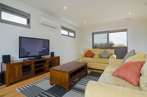 PIER 55 - DROMANA... - Sunshine Coast Tourism 3
