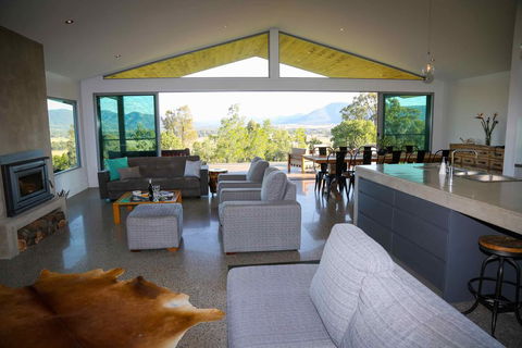 Pindara - Sunshine Coast Tourism 2