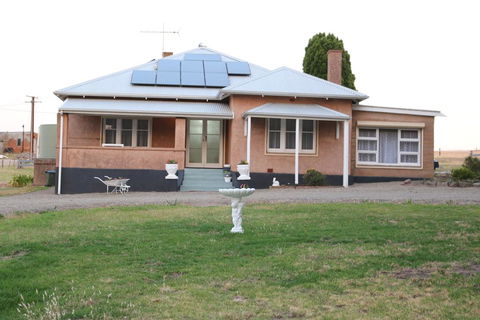 Pink Gums Farmstay - Holiday Sunshine Coast 0