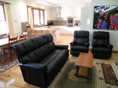 Pinkerton Hill Naracoorte - Holiday Sunshine Coast 3