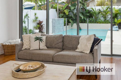 PIRIE BEACH House - Holiday Sunshine Coast 0