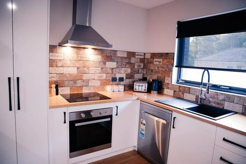 Platypus Apartments - Sunshine Coast Tourism 1