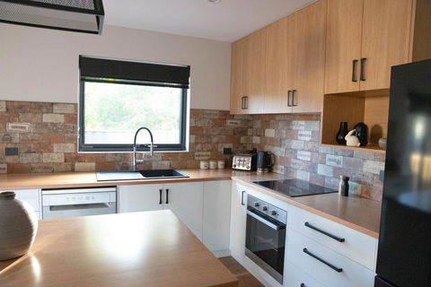 Platypus Apartments - Sunshine Coast Tourism 2
