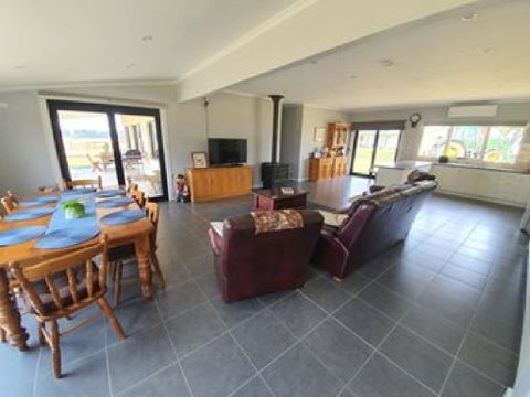 Pleasant Hill BnB - Sunshine Coast Tourism 2