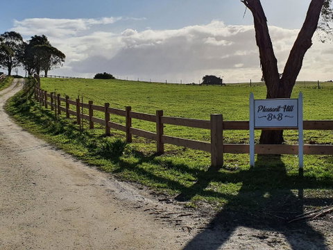 Pleasant Hill BnB - Sunshine Coast Tourism 1