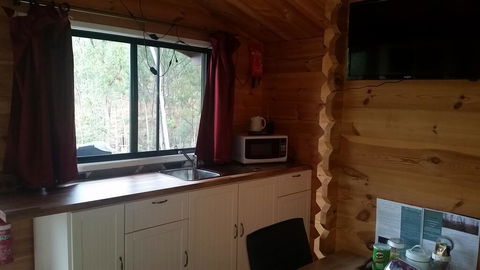 Pleasant Mountain Retreat - Sunshine Coast Tourism 3