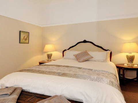Plum Tree Cottage - Warm, Cosy & Walk To Town - Sunshine Coast Tourism 2
