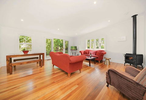 Poet's Cottage - Fireplace, Close To Treks - Sunshine Coast Tourism 0
