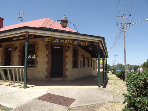 Poet's Recall Motel - Sunshine Coast Tourism 2