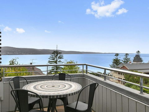 POINT GREY APARTMENT 2 - Ocean VIews With Wifi - Sunshine Coast Tourism 0