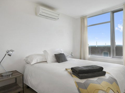 POINT GREY APARTMENT 2 - Ocean VIews With Wifi - Sunshine Coast Tourism 1