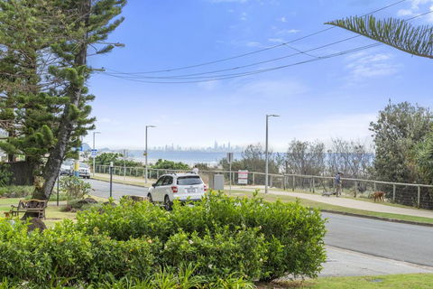 POINTVIEW LODGE, UNIT 1 - Sunshine Coast Tourism 3