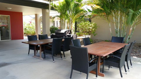 Port Denison Motor Inn - Holiday Sunshine Coast 1