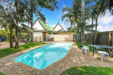 Port Macquarie Backpackers - Sunshine Coast Tourism 3
