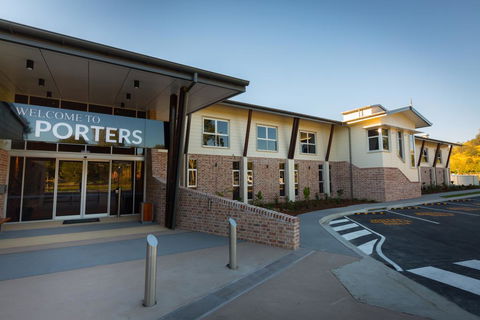 Porter's Plainland Hotel - Sunshine Coast Tourism 0