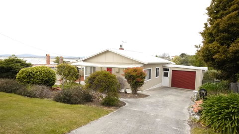 Position On Alexander - Sunshine Coast Tourism 0