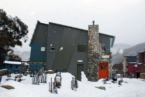 Powder 2B - Sunshine Coast Tourism 0