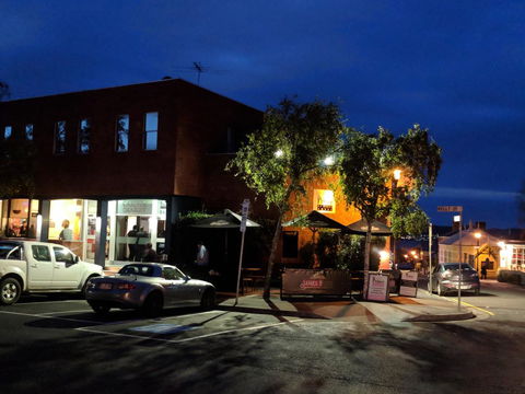 Prince Of Wales Hotel - Sunshine Coast Tourism 0