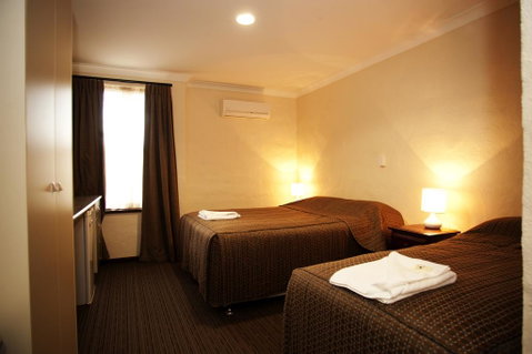Prince Of Wales Hotel, Bunbury - Sunshine Coast Tourism 3