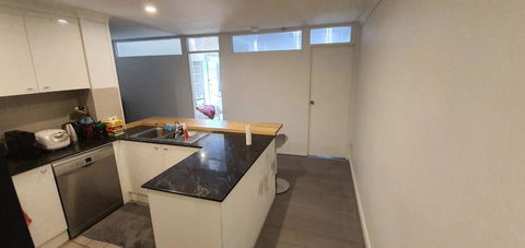 Private Modern Room - Plaza Building- In City Centre! - Sunshine Coast Tourism 3