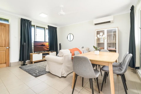 Private Pool, Big Backyard, Aircon - Paradise! - Sunshine Coast Tourism 1