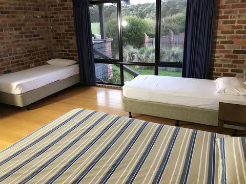 Prom Coast Holiday Lodge - Sunshine Coast Tourism 1