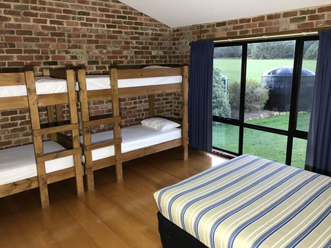 Prom Coast Holiday Lodge - Sunshine Coast Tourism 2
