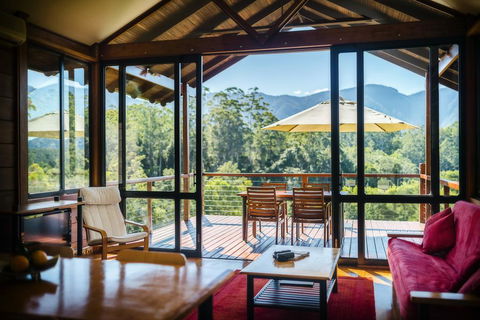 Promised Land Retreat - Holiday Sunshine Coast 3