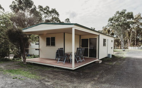 Pyrenees Caravan Park - Holiday Sunshine Coast 1