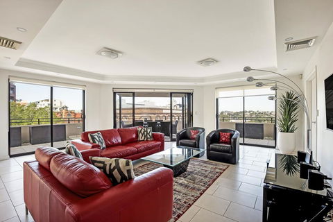 PYRMONT/DARLING HARBOUR MODERN 3 BED PENTHOUSE APARTMENT - Sunshine Coast Tourism 1