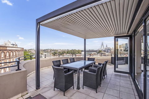PYRMONT/DARLING HARBOUR MODERN 3 BED PENTHOUSE APARTMENT - Sunshine Coast Tourism 0