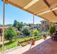 Quiet and spacious living close to all attractions - Holiday Sunshine Coast