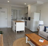 Quiet apartment walking distance to restaurants - Sunshine Coast Tourism