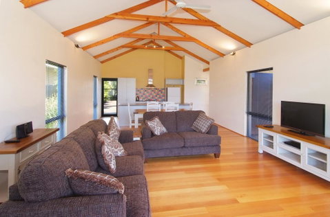 Quiet Cottage - Sunshine Coast Tourism 2