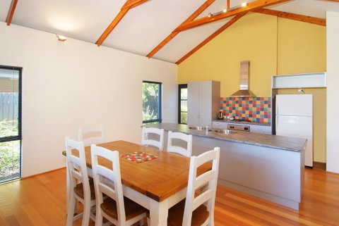 Quiet Cottage - Sunshine Coast Tourism 1