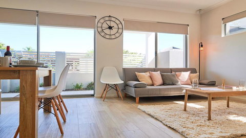 Quiet Garden City Unit - Free WiFi & Parking - Sunshine Coast Tourism 1