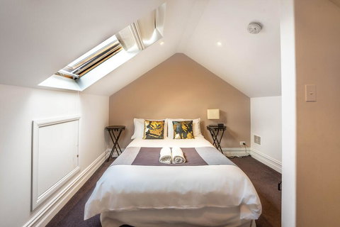 Raffless - Holiday Sunshine Coast 1