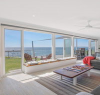 Rainbows End - soaring views north to Gerroa - Sunshine Coast Tourism