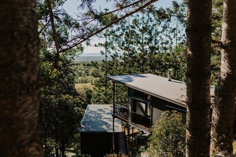 Rainforest Gardens - Luxury Hillside Chalets With Views To Bay & Islands - Holiday Sunshine Coast 1
