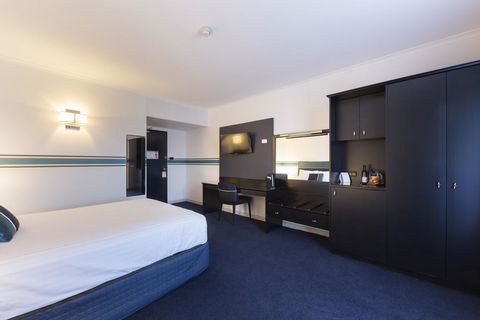 Ramada Diplomat Canberra - Holiday Sunshine Coast 2