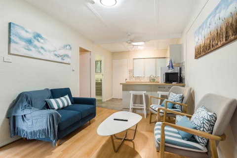 Rare! Modern Unit With Private Fenced Garden Close To The Beach PC4 - Sunshine Coast Tourism 0