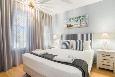 Rare! Modern Unit With Private Fenced Garden Close To The Beach PC4 - Sunshine Coast Tourism 1