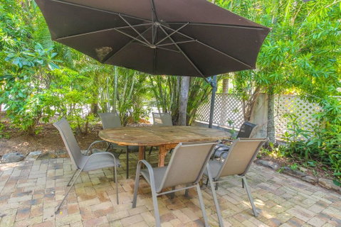 Rare! Modern Unit With Private Fenced Garden Close To The Beach PC5 - Sunshine Coast Tourism 2