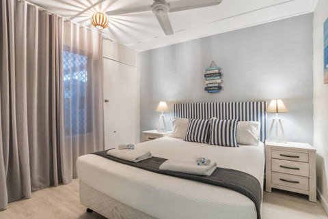 Rare! Modern Unit With Private Fenced Garden Close To The Beach PC5 - Sunshine Coast Tourism 1