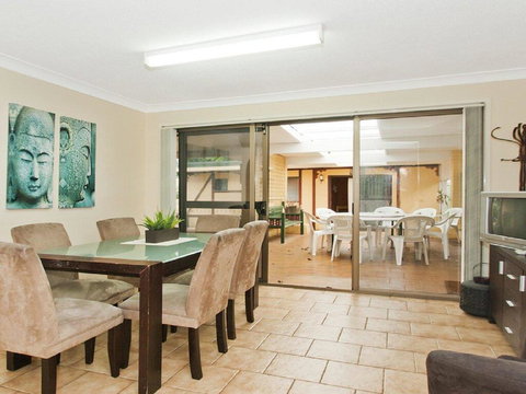 Ravello - Mediterranean Style Living - Holiday Sunshine Coast 2