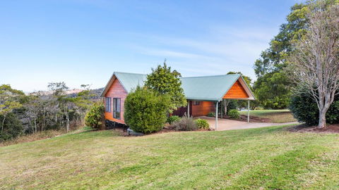 Ravensbourne Escape- Stella Luna - Sunshine Coast Tourism 3